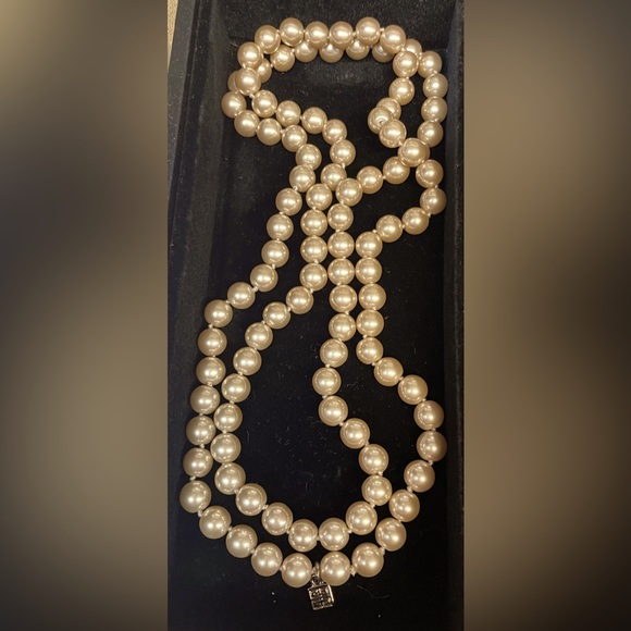 Givenchy Jewelry - ✨ Authentic Vintage Givenchy Pearl Necklace ✨